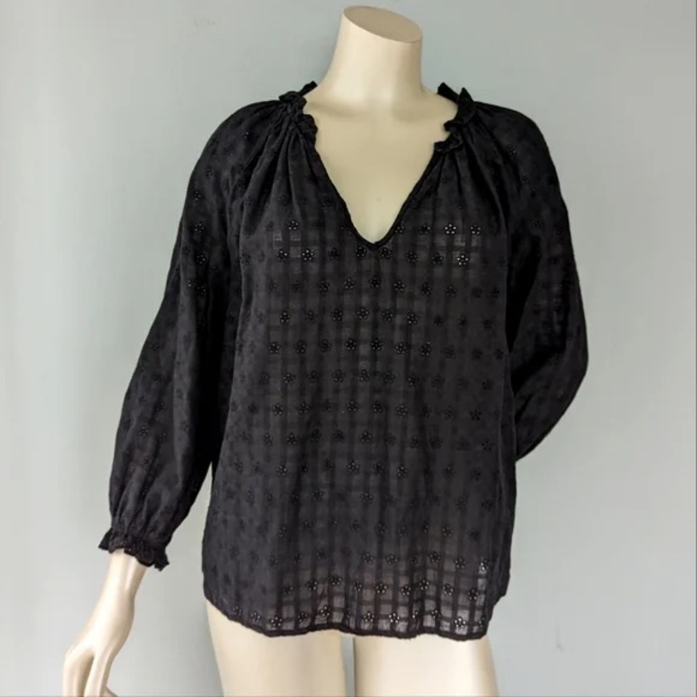 Velvet by Graham and Spencer Women’s Black Long Sleeve Blouse